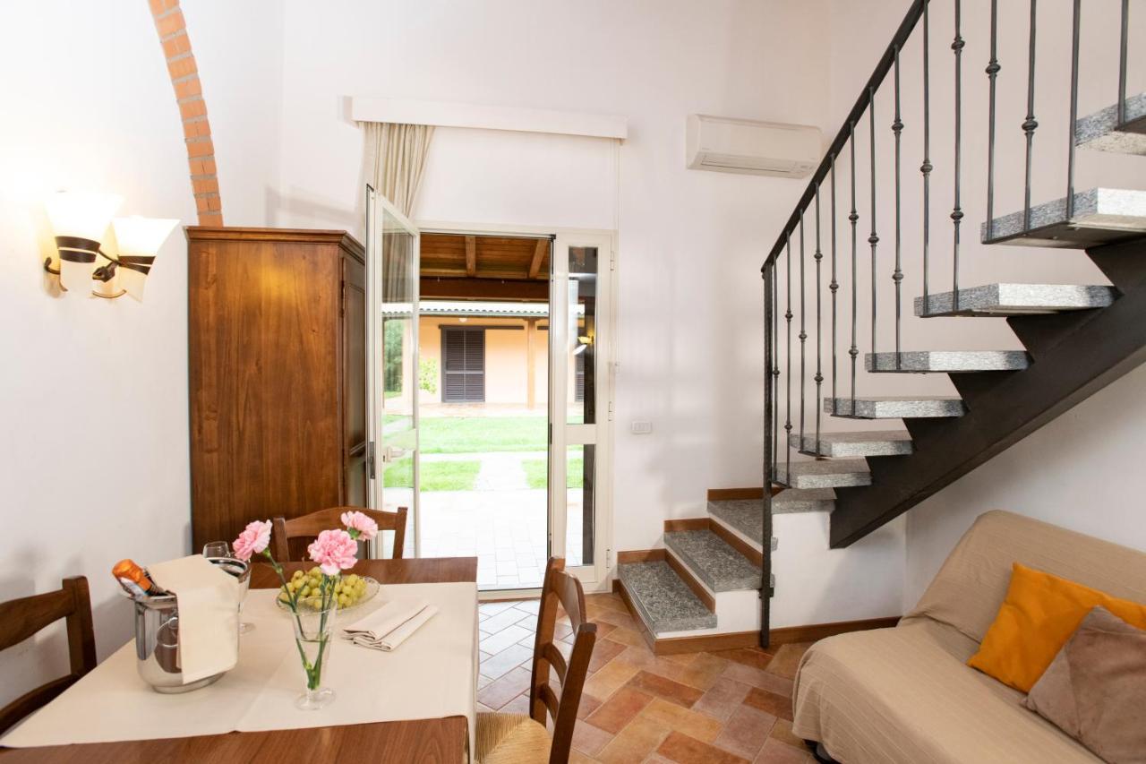 Апарт отель Borgo San Antonio & Borgo San Giuseppe By La Principina Принчипина-Терра Экстерьер фото