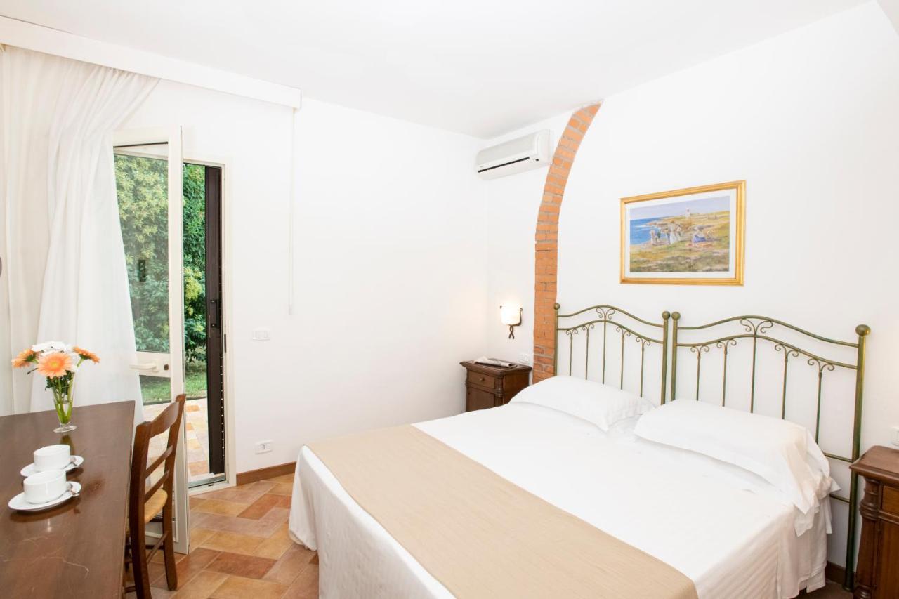 Апарт отель Borgo San Antonio & Borgo San Giuseppe By La Principina Принчипина-Терра Экстерьер фото