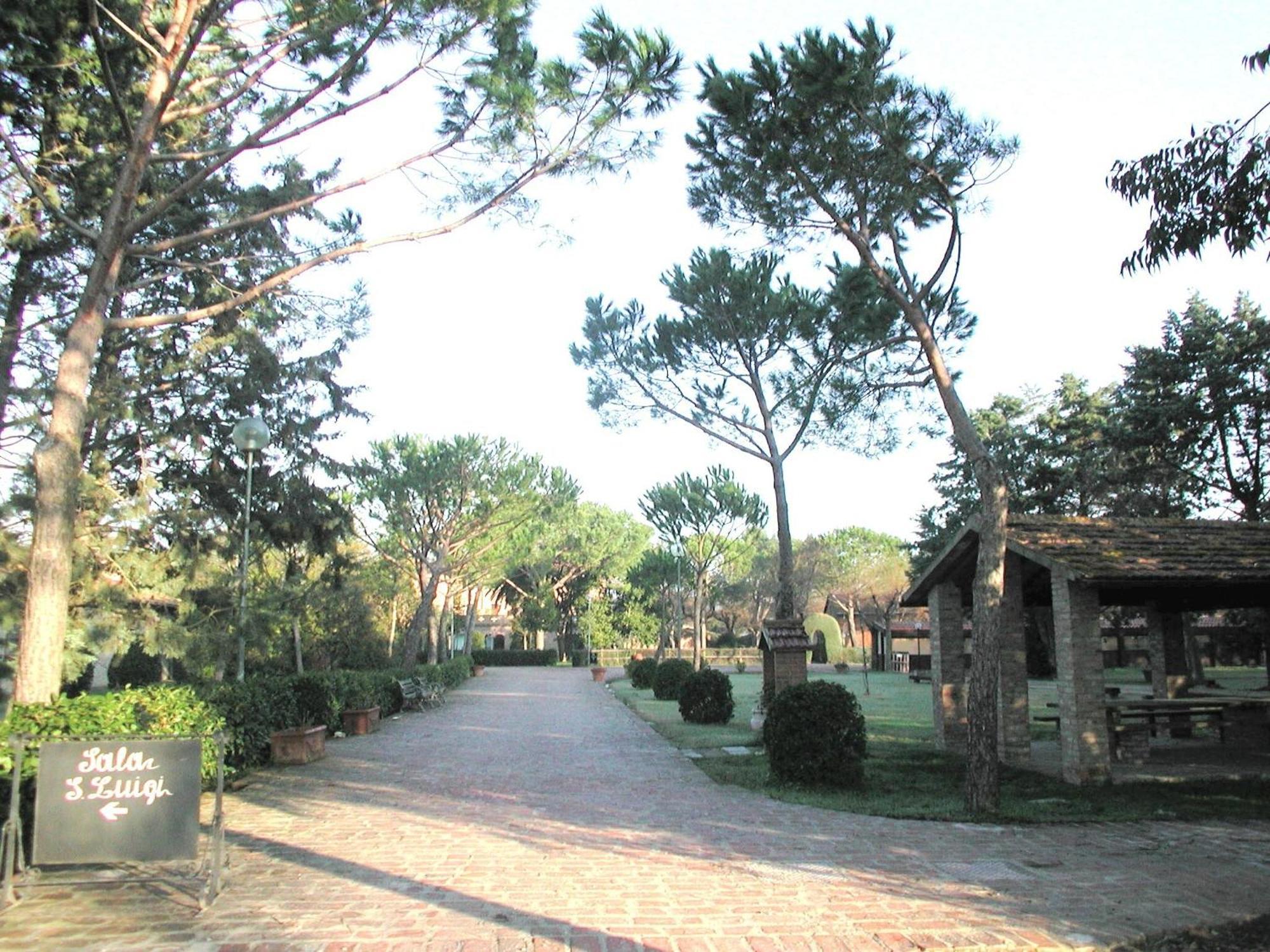 Апарт отель Borgo San Antonio & Borgo San Giuseppe By La Principina Принчипина-Терра Экстерьер фото